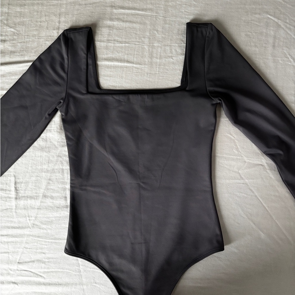 Aritzia Babaton Square Neck Bodysuit